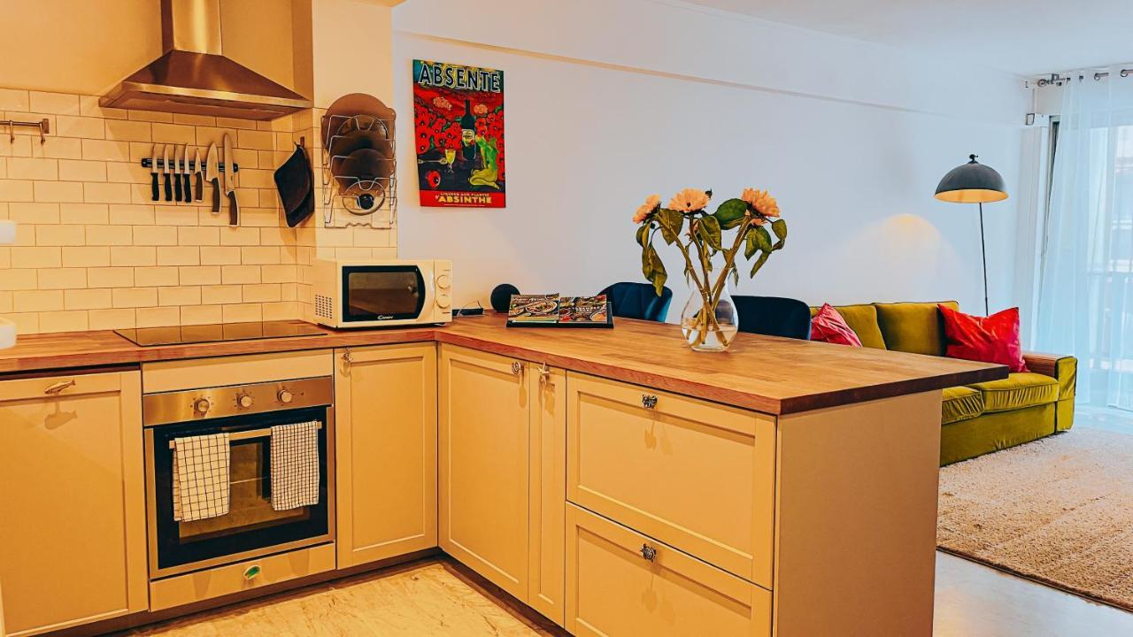 Elegant, Spacious, Central Nice Exterior foto